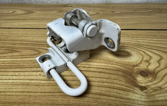 Volkswagen Golf VI Rear door lower hinge 1K4833412