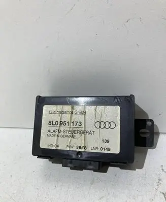 Audi A8 S8 D2 4D Alarm control unit/module 8L0951173