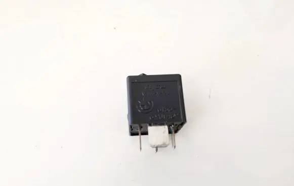 BMW 5 E60 E61 Other relay 61366901469 v23136-j6-x48