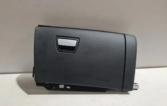 Maserati Ghibli Glove box set 670010941