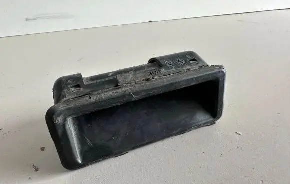 BMW 5 E60 E61 Tailgate trunk handle 7118158