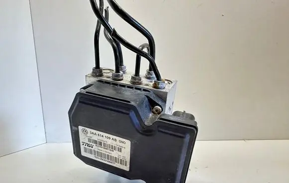 Volkswagen PASSAT B7 ABS Pump 3AA614109AS 17654083 54085647R