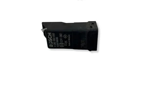 Opel Vivaro Glow plug pre-heat relay 0281003050