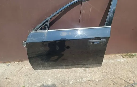 Subaru Impreza III Front door