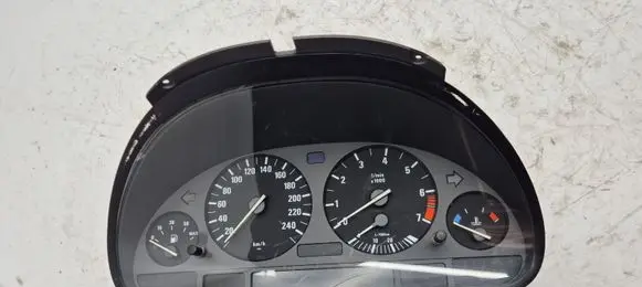 BMW 5 E39 Speedometer (instrument cluster) 8369051 8370082