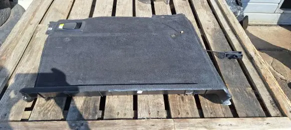 Trunk/boot lower side trim panel