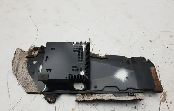 BMW 5 E34 Sound amplifier 8360238 65128360238