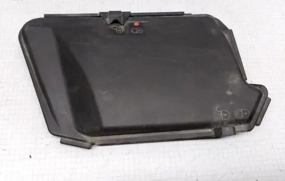 Mercedes-Benz E W211 Fuse box cover A2115400182 08511050
