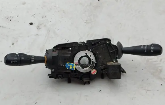 Dacia Logan II Wiper control stalk 681727472R