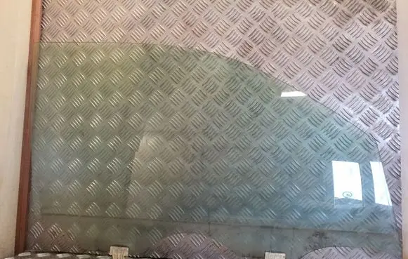 Nissan X-Trail T31 Front door window glass four-door 43R00034