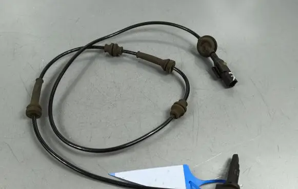 Opel Grandland X ABS brake wheel speed sensor 9825606280