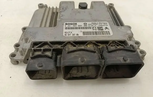 Peugeot 207 Engine control unit/module 9664738780 9663193580 0261S04008