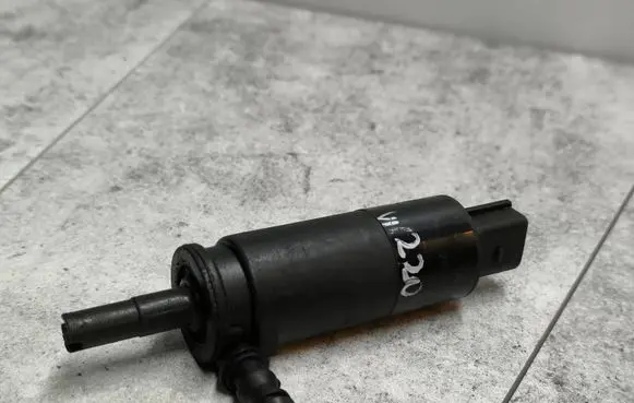 Mercedes-Benz E W210 Headlight washer pump 2108691221