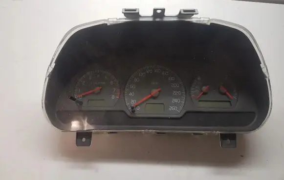 Volvo V40 Speedometer (instrument cluster) 30857575 A212