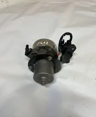 Volkswagen Jetta VII Vacuum pump 5Q0612181 5Q061239M