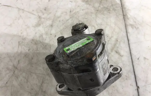 Iveco Daily 30.8 - 9 Power steering pump 7683955126