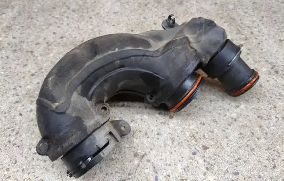Volvo XC90 Air intake duct part 31370316