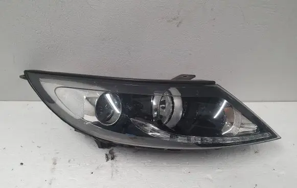 KIA Sportage Headlight/headlamp 921023U270