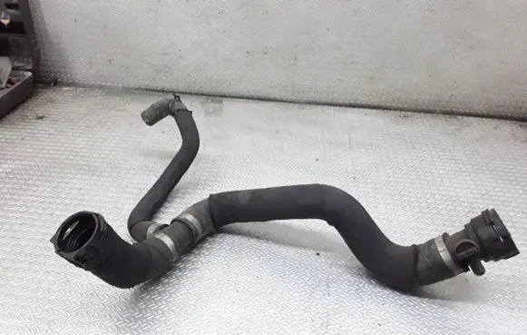 Volkswagen Golf V Engine coolant pipe/hose