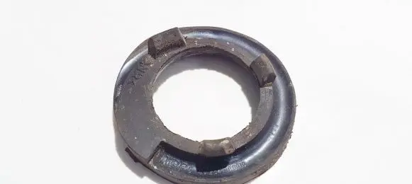 Toyota Auris 150 Front coil spring rubber mount 482570d010 48257-0d010