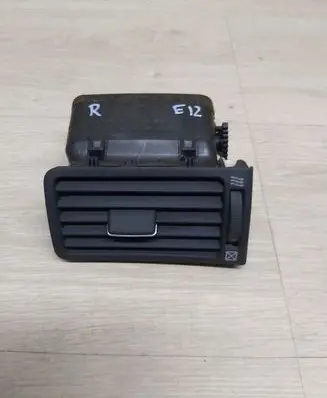 Toyota Corolla E120 E130 Dash center air vent grill E12NAWIEWR