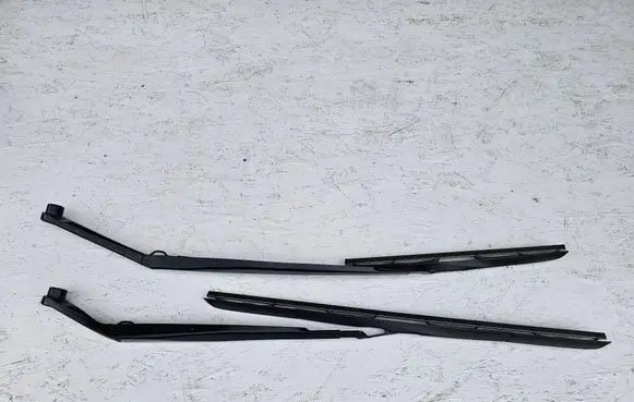 KIA Pro Cee'd III Front wiper blade arm J7000PROCEEDIII