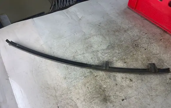 Mitsubishi Pajero Sport I Rear door windshield rail 