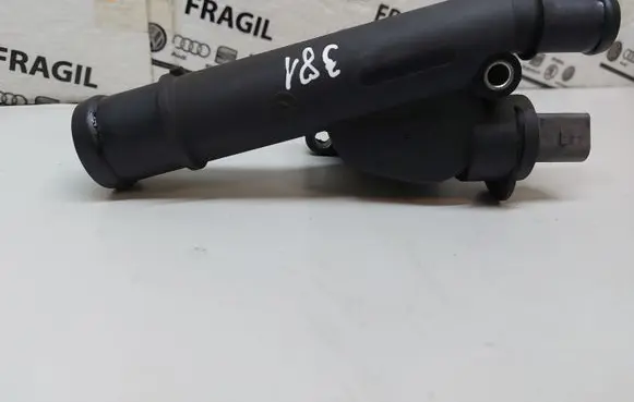 Thermostat/thermostat housing