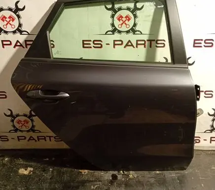 KIA Ceed Rear door