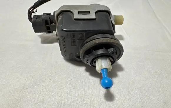 Opel Astra G Headlight level adjustment motor 007878