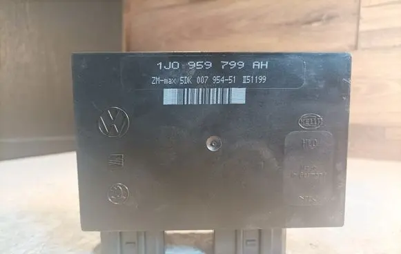 Volkswagen PASSAT B5 Comfort/convenience module 1J0959799AH 5DK00795451