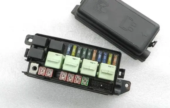 Mini One - Cooper R50 - 53 Fuse box set 61136906604 61146906614