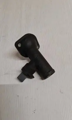 Volkswagen PASSAT B6 Engine coolant pipe/hose 03G121121D