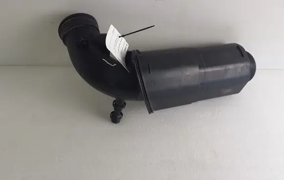 Intake resonator