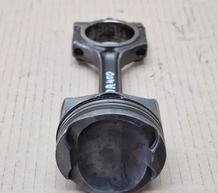 Renault Twingo III Piston with connecting rod 0720HA H4DA
