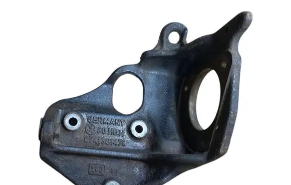 Volkswagen Transporter - Caravelle T4 Fuel pump bracket 074130147C