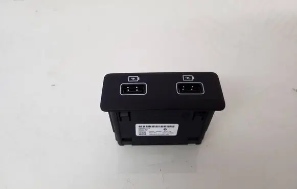 Renault Express USB socket connector 35068145 280233791R 35068140