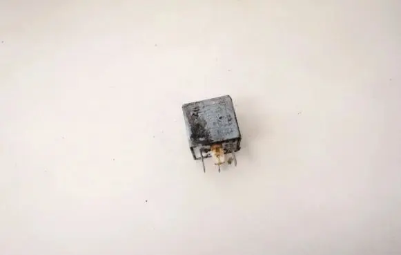 Audi A4 S4 B5 8D Other relay 443951253k 899512000