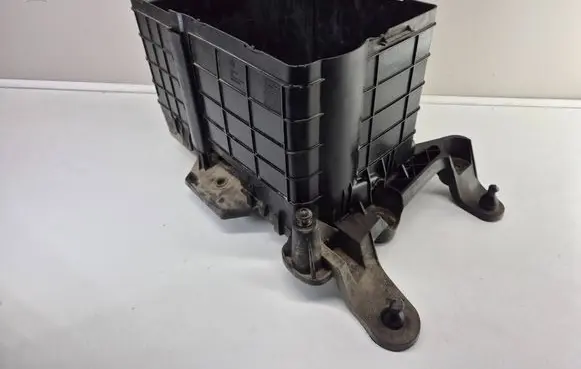Audi A3 S3 A3 Sportback 8P Battery box tray 1K0915333B 1k0915336 1k0915335b