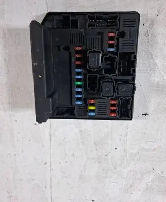 Nissan Qashqai+2 Fuse module 284B7JD00B 519228324 1018415562