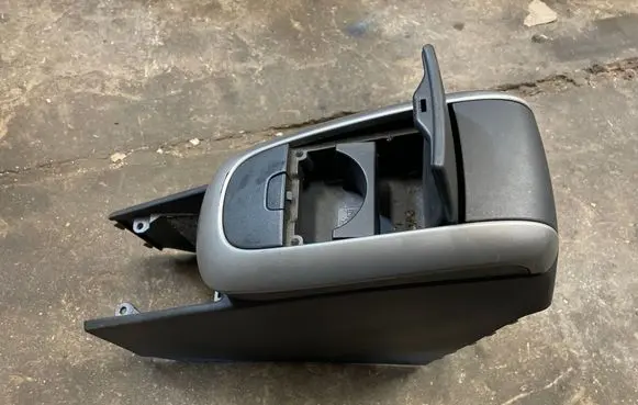 Toyota Auris 150 Center console 5891102180