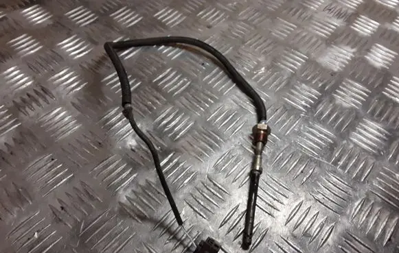Mercedes-Benz C W203 Exhaust gas temperature sensor A0009058804