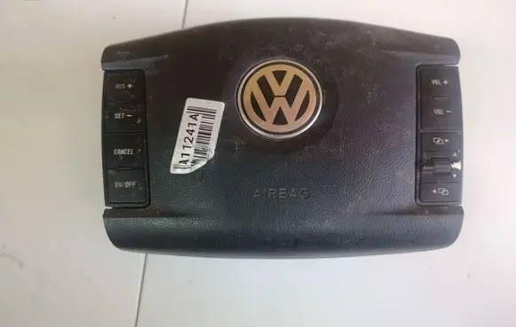 Volkswagen Touareg I Steering wheel airbag