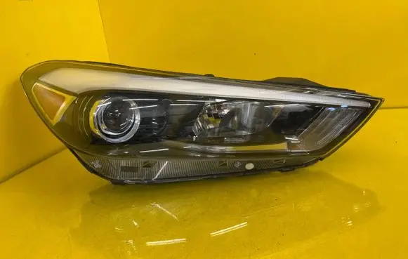 Hyundai Tucson TL Headlight/headlamp 32101d7100
