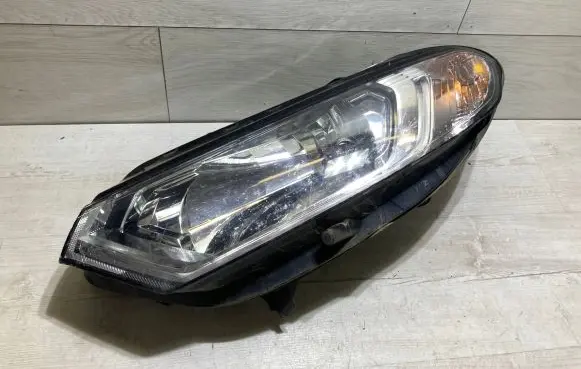 Ford Ecosport Headlight/headlamp cn1513wd30bg