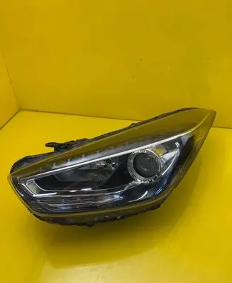 Hyundai i40 Headlight/headlamp 92102-3Z530