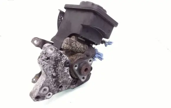 BMW 3 E46 Power steering pump 6756575