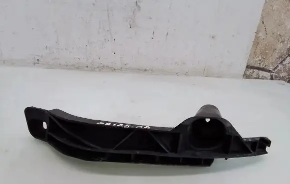 Volkswagen Golf V Front bumper mounting bracket 