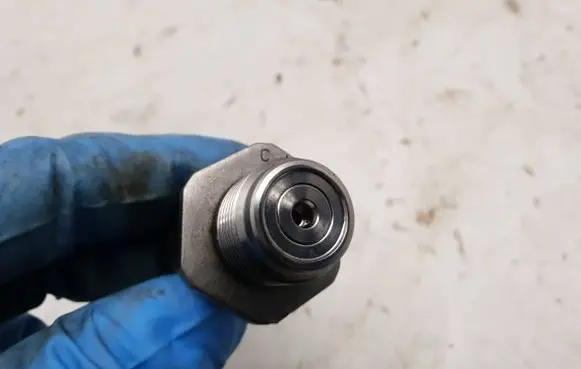 BMW 3 F30 F35 F31 Fuel pressure sensor 0281006447 16031505799
