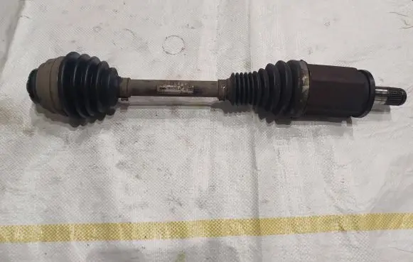 BMW 3 GT F34 Front driveshaft 7597693 8250130887
